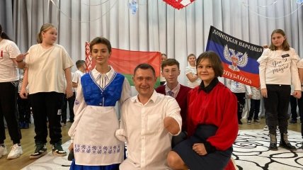 Белорусские СМИ не скрывают, что детей ждет "патриотическое воспитание", символика боевиков "ДНР" и российские фильмы