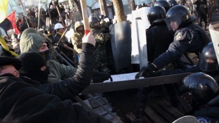 В столкновениях на Грушевского пострадало уже  7 правоохранителей 