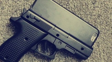 Полиция США недовольна новым чехлов для iPhone в виде пистолета