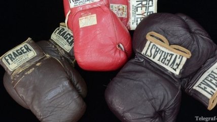 Легендарный боксер Мохаммед Али выставил свои перчатки на аукцион