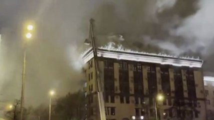 В центре Москвы крупный пожар: очевидцы сняли видео