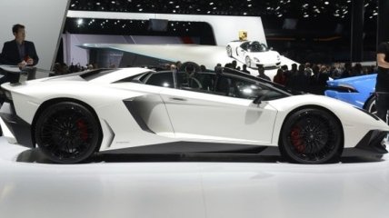 Великолепный Lamborghini Aventador SV Roadster