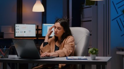 Каким знакам Зодиака придется менять планы в октябре 2022 года