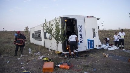 В Турции перевернулся пассажирский автобус, есть погибшие 
