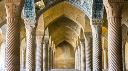 Ослабление карантина: в Иране откроют мечети в 132 округах