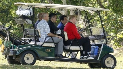 Трамп и Абэ в пятый раз сыграли в гольф (Видео)
