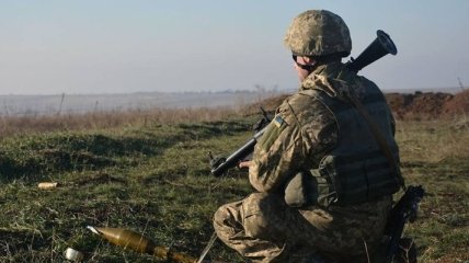 На Донбассе ранены 2 военных, оккупанты применили минометы