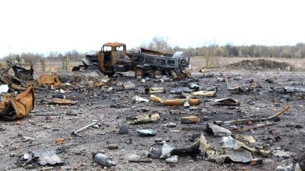 Бойова техніка окупантів стала на українських землях звичайним металобрухтом