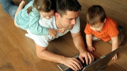 Родителей от детей отдаляет интернет