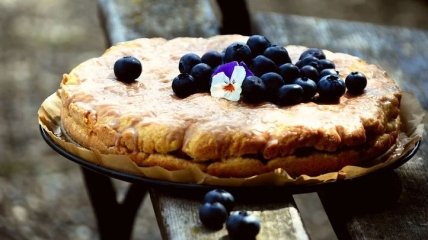Как приготовить вкусный и ароматный черничный пирог: рецепт от Эктора Хименес-Браво