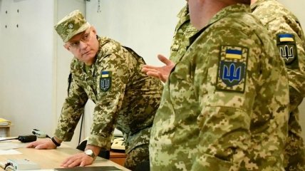 Хомчак: Войско не сокращается, количество боевых частей не уменьшится