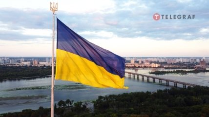 В Литве осквернили украинский флаг
