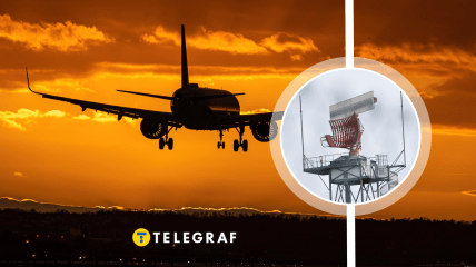 Літак у небі