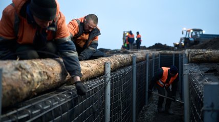 Вокруг Сум строят круговую оборону