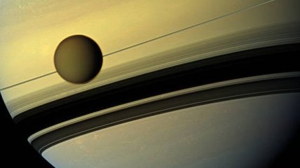На спутнике Сатурна обнаружено "невозможное" облако