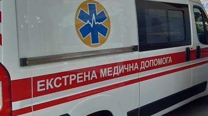 В Одессе возле больницы засняли странную очередь из скорых: видео взволновало сеть