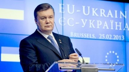 Янукович похвастался стабильным курсом гривны