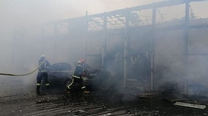 Пожар на Почтовой площади: центр Киева накрыл густой дым (фото)