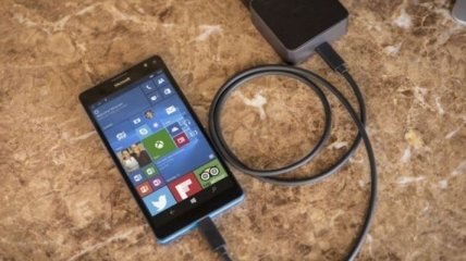 Microsoft представила обновленный смартфон Lumia 950 XL