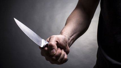 Вдарив громадянську дружину ножем