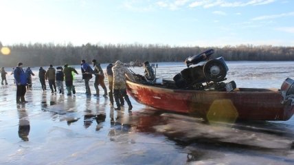 В Черкасской области на Днепре спасали 25 рыбаков