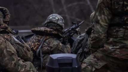 США усилят военный контингент в Латвии боевыми вертолетами