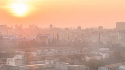 Київ знову потрапив до антирейтингу з найбруднішим повітрям