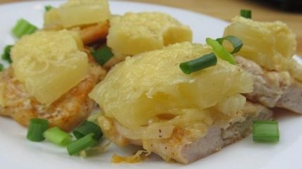 Рецепт дня: вкуснейшее куриное филе с ананасами 