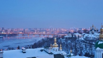 Утро 2 января в Киеве началось с массированного ракетного обстрела