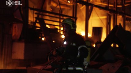 Пожежі виникли за двома адресами