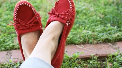 Модные советы: как и с чем носить обувь унисекс (видео)
