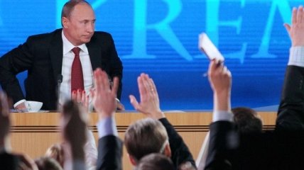 Путин - журналистке: "Садитесь, Маша! Спасибо, Вова" (Видео)