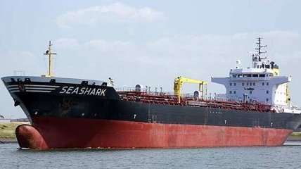  Украинские моряки возвращаются с задержанного в Египте танкера