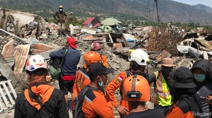 Землетрясения и цунами в Индонезии: Число жертв превысило 1,5 тысяч