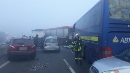 Под Одессой масштабное ДТП: столкнулись 11 авто, есть погибший 