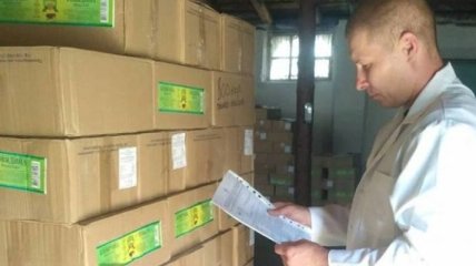 В Одессе на военных складах нашли тонны просроченных консервов