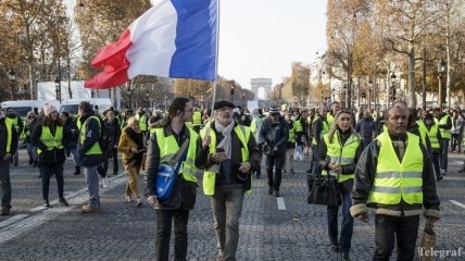 Французские "желтые жилеты" готовятся к акциям протеста