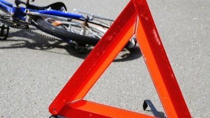 На Львовщине нетрезвый полицейский сбил велосипедистку