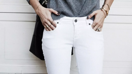 Белые джинсы – трендовый атрибут летнего гардероба