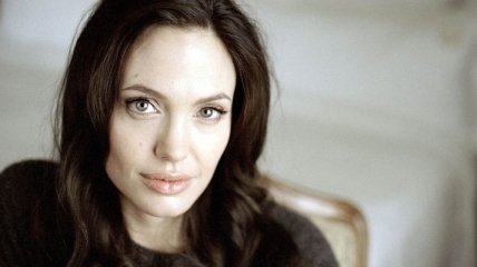 Онкологи восхищаются терпением Анджелины Джоли