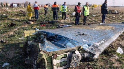 У Франції вивчають "чорні скриньки" збитого літака МАУ Тегеран-Київ