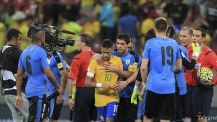 Отбор ЧМ-2018. Яркие моменты матча Бразилия - Уругвай (Фото)