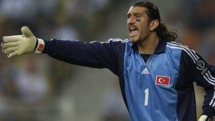 Легенда турецького футболу госпіталізований з коронавірусом