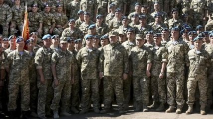 Порошенко: Десантники - гроза для врагов Украины