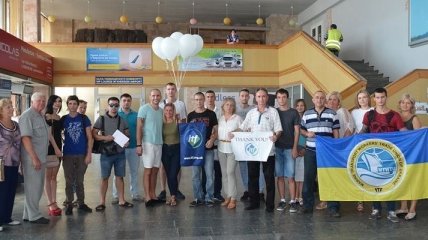 МИД: украинские моряки судна "Free Neptune" вернулись в Украину