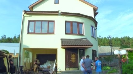 Появилось видео обыска дома судьи Чернушенко