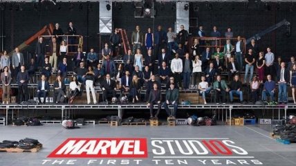 Всех звезд фильмов Marvel собрали на одном фото (Видео)