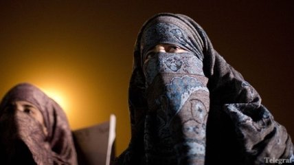 Мусульманкам не позволили носить платок в пражском колледже
