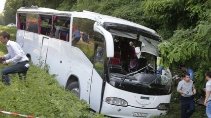 Автобус с детьми опрокинулся в Новгородской области