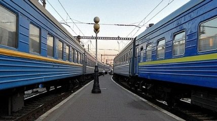 "Укрзализныця" до Троицы назначила дополнительные поезда